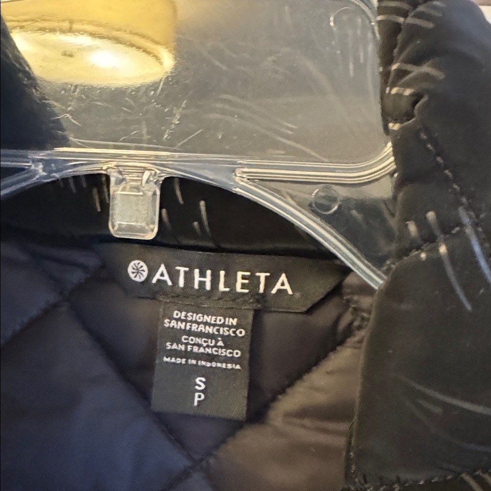 NWT $169 Athleta Black Whisper Featherless Velvet Vest Small - Picture 8 of 10